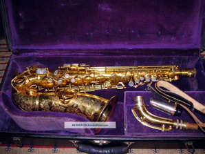 vintage_1925_conn_virtuoso_deluxe__chu_berry__model_alto_saxophone_gold_plated_1_lgw