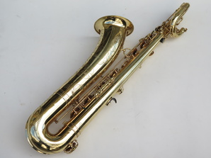 Saxophone-baryton-Selmer-Mark-6-verni-gravé-9