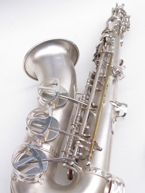 Saxophone-alto-Lebblanc-semi-rationnel-argenté-sablé-gravé-18