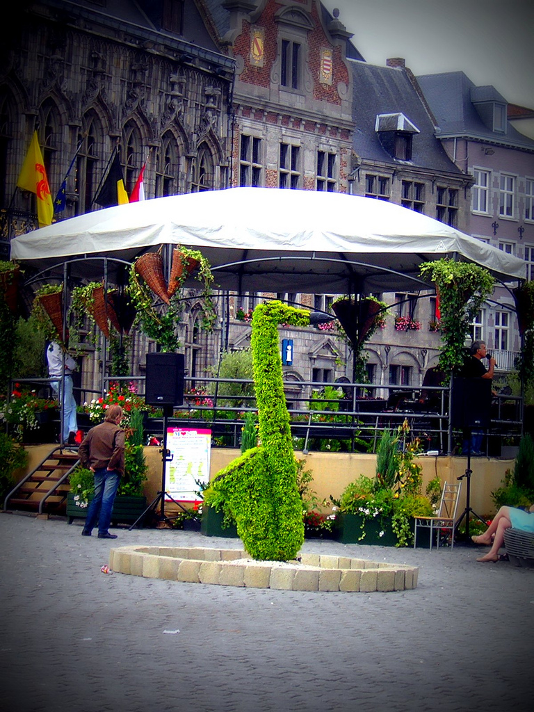 Saxophone Topiary