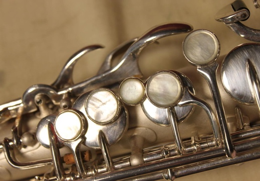 Buescher Straight Eb Alto - 221247 - 1926 - Silver - QuinnTheEskimo @ eBay (2744 visites) Buescher Straight Eb Alto - 221247 - 1926 - Silver - QuinnTheEskimo @ eBay
