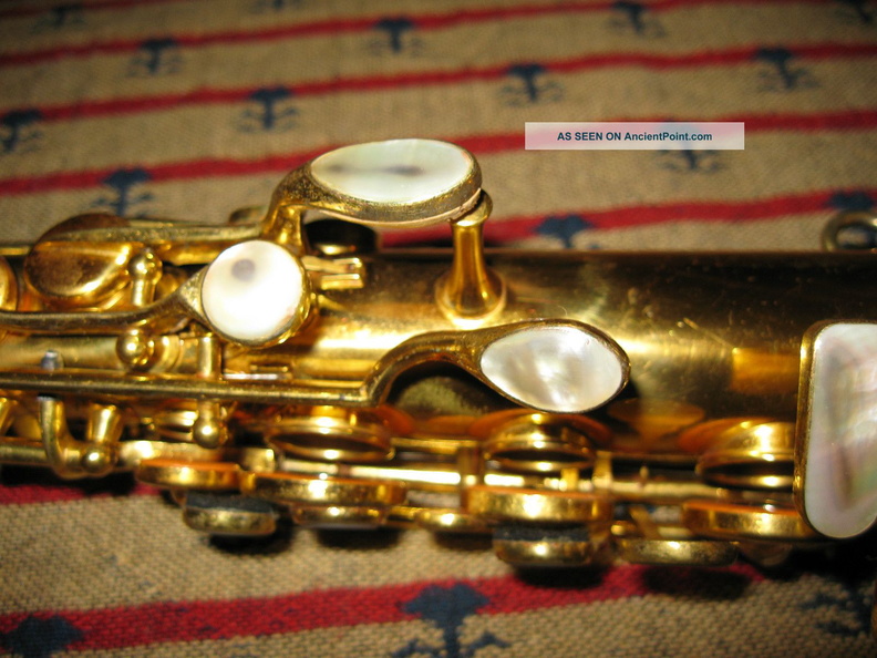 vintage_1925_conn_virtuoso_deluxe__chu_berry__model_alto_saxophone_gold_plated_8_lgw.jpg