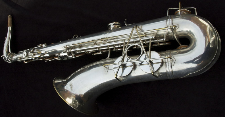 saxophone-tenor-sml-1798681.jpg