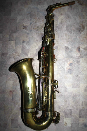 Eb Alto - sn 8737 - Lacquer with Nickel Plated Keywork - jesper0509 on eBay