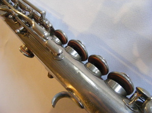 right palm keys and tone hole details