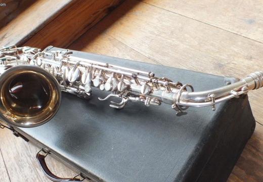 Bell & Front View (258 visits) Bell & Front View