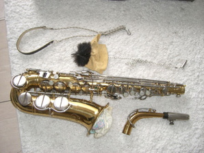 right side with neck  original mouthpiece   accessories