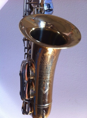 bell front view with rolled tone holes
