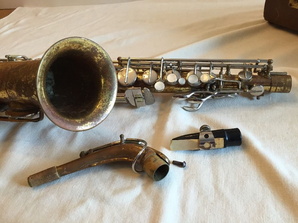 front view upper portion with neck   mouthpiece