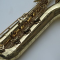 Saxophone-basse-Selmer-mark-6-verni-gravé-9.jpg