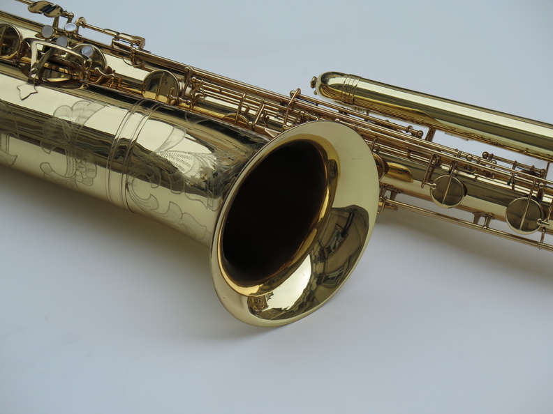 Saxophone-basse-Selmer-mark-6-verni-gravé-11.jpg