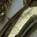 Saxophone-basse-Selmer-mark-6-verni-gravé-14.jpg