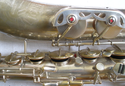 Bb Tenor 17494 (221 visits) Offsite Gallery: http://www.saxofonservis.eu/saxofonservis/7-GALERIE/101-Toneking-No-17494 Bb Tenor 17494