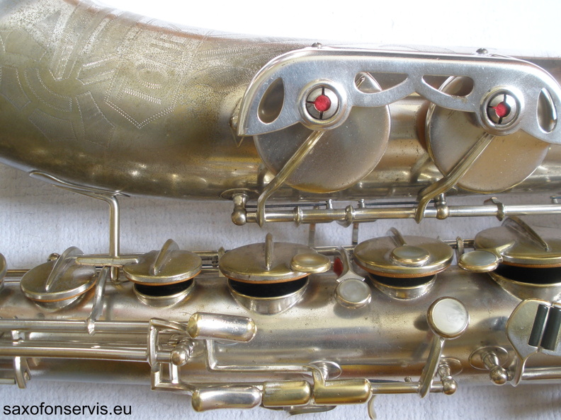 Bb Tenor 17494 (95 visits) Offsite Gallery: http://www.saxofonservis.eu/saxofonservis/7-GALERIE/101-Toneking-No-17494 Bb Tenor 17494