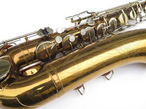 Saxophone-ténor-Martin-committee-2-verni-gravé-3