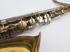 Saxophone-ténor-Martin-committee-2-verni-gravé-4