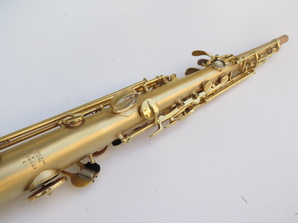 Saxophone-soprano-Conn-plaqué-or-sablé-8