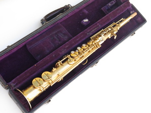 Saxophone-soprano-Conn-plaqué-or-sablé-17