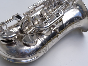 saxophone-alto-Selmer-Balanced-Action-argenté-gravé-2