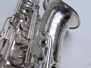 saxophone-alto-Selmer-Balanced-Action-argenté-gravé-10