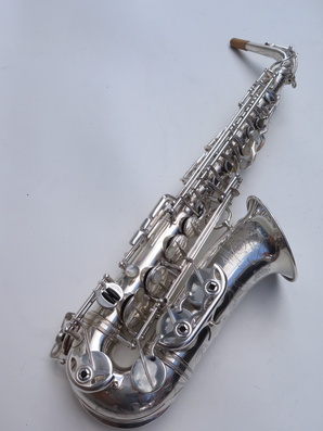 saxophone-alto-Selmer-Balanced-Action-argenté-gravé-14-e1532093992998