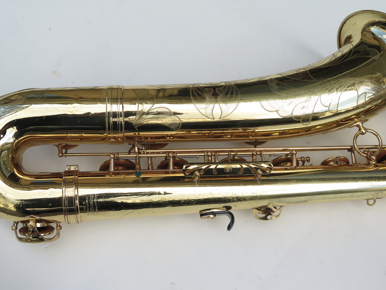 Saxophone-baryton-Selmer-Mark-6-verni-gravé-3.jpg