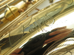 Saxophone-baryton-Selmer-Mark-6-verni-gravé-5