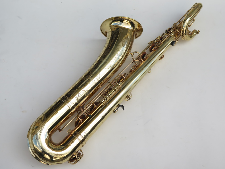 Saxophone-baryton-Selmer-Mark-6-verni-gravé-9.jpg