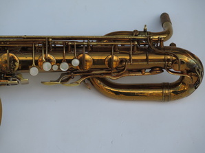 Saxophone-baryton-Selmer-super-verni-3