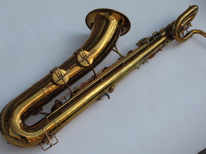 Saxophone-baryton-Selmer-super-verni-8