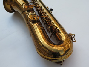 Saxophone-baryton-Selmer-super-verni-11