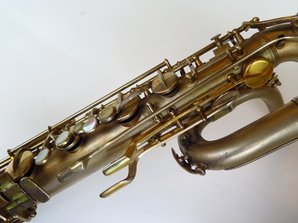 Sax-baryton-Conn-12M-plaqué-or-2