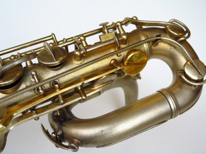 Sax-baryton-Conn-12M-plaqué-or-14