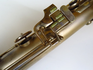 Sax-baryton-Conn-12M-plaqué-or-22