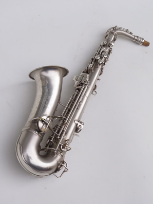 Saxophone-alto-Conn-New-Wonder-argenté-sablé-11