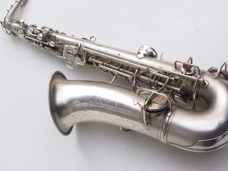 Saxophone-alto-Conn-New-Wonder-argenté-sablé-2.jpg
