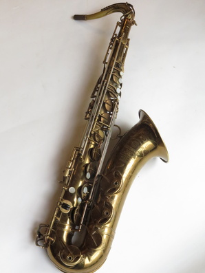 Saxophone-ténor-Selmer-Balanced-Action-verni-gravé-19