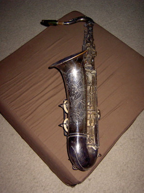 front view with neck   mouthpiece