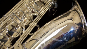 selmer logo on bell