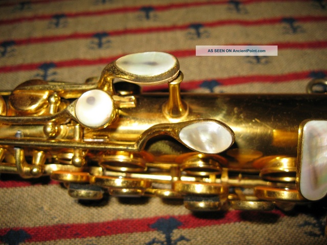 vintage_1925_conn_virtuoso_deluxe__chu_berry__model_alto_saxophone_gold_plated_8_lgw.jpg
