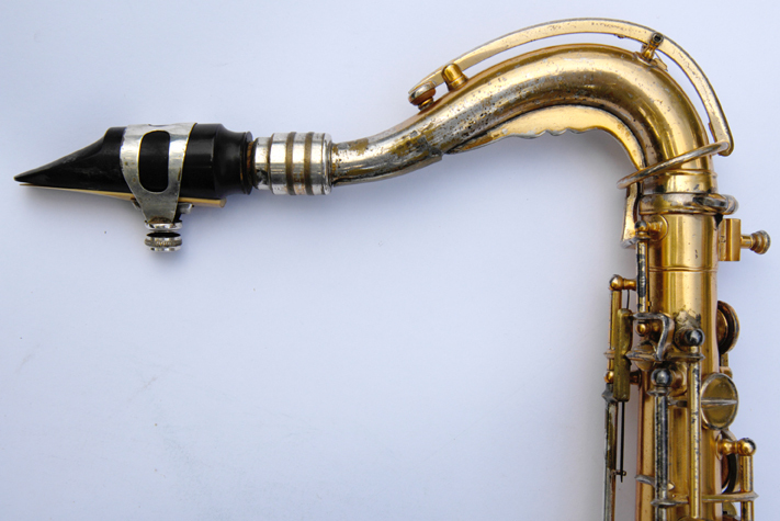 neck_right_side_with_mouthpiece.jpg